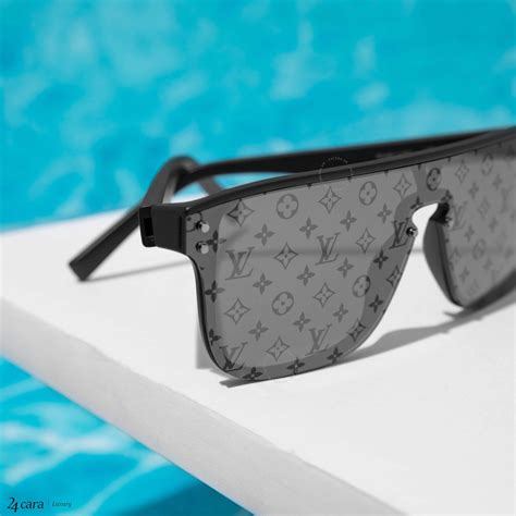 Louis Vuitton Round Sunglasses for Women for sale 